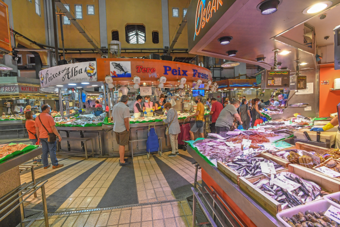 Nit del Comerç, L'Hospitalet de Llobregat, economía