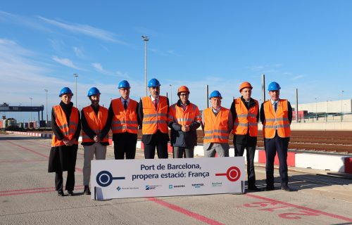 El Port de Barcelona estrena la nueva ruta ferroviaria directa para transportar mercancías hacia Francia