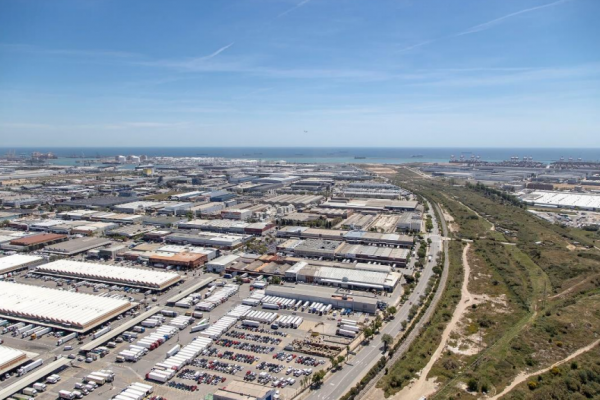 La Terminal Logística Intermodal del Port de Barcelona, con 68 ha de extensión, se ubicará
en la parte sur del recinto portuario.