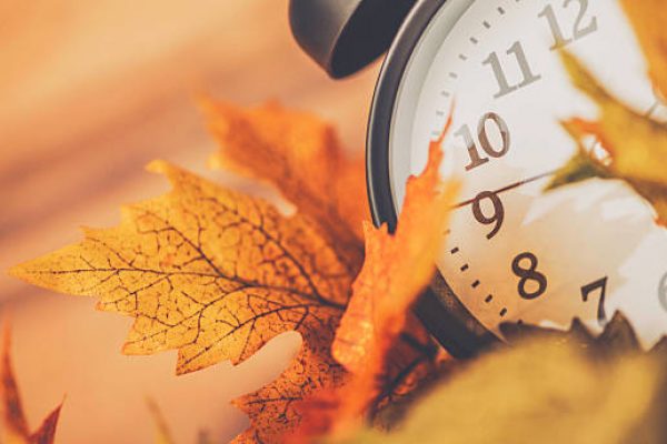 El cambio de horario y su impacto económico. ¿Realmente vale la pena?