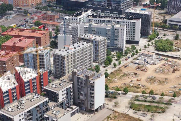 Barcelona inicia las obras para instalar una pérgola con placas fotovoltaicas en el parque de la Marina del Prat Vermell